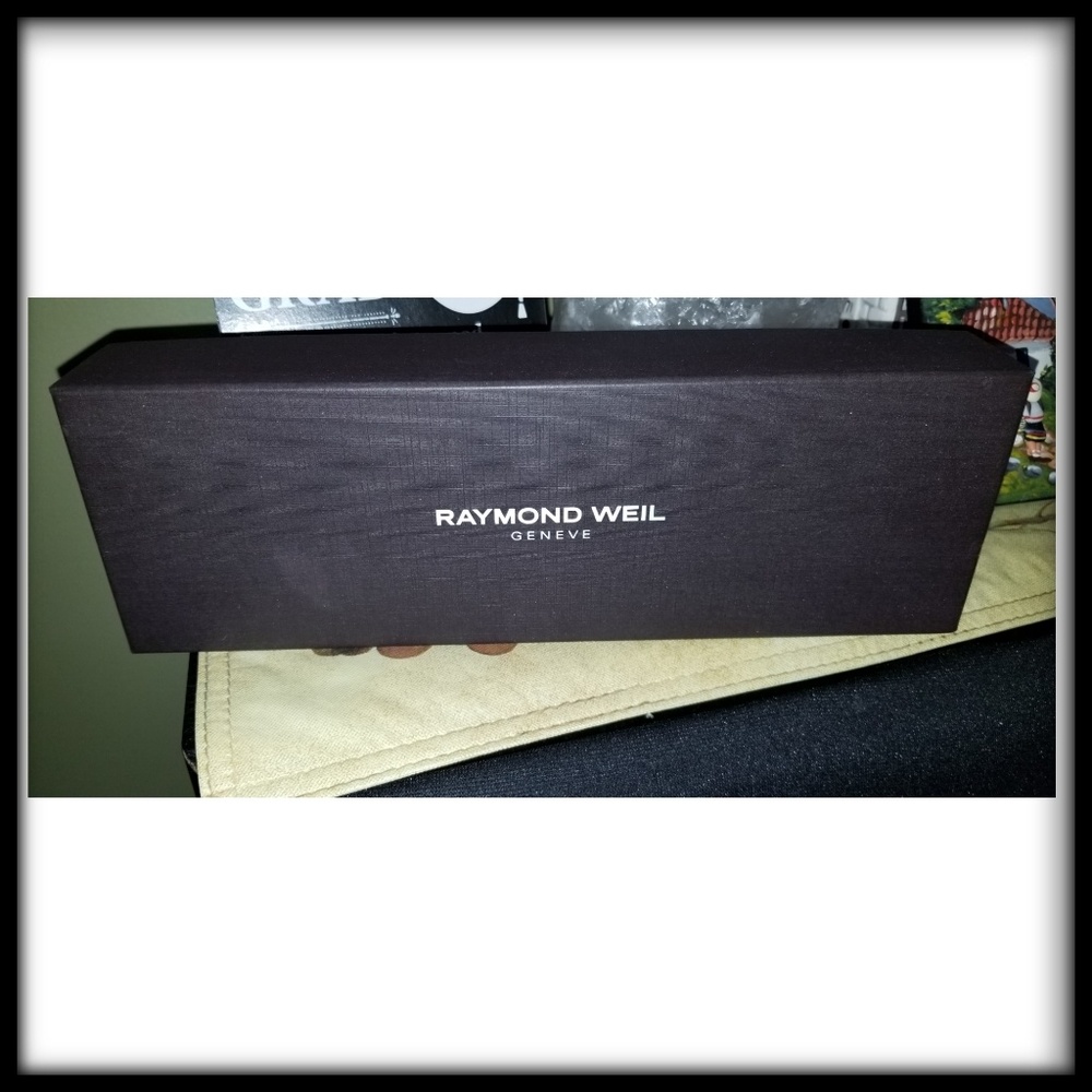 Raymond Weil outer and inner watch box